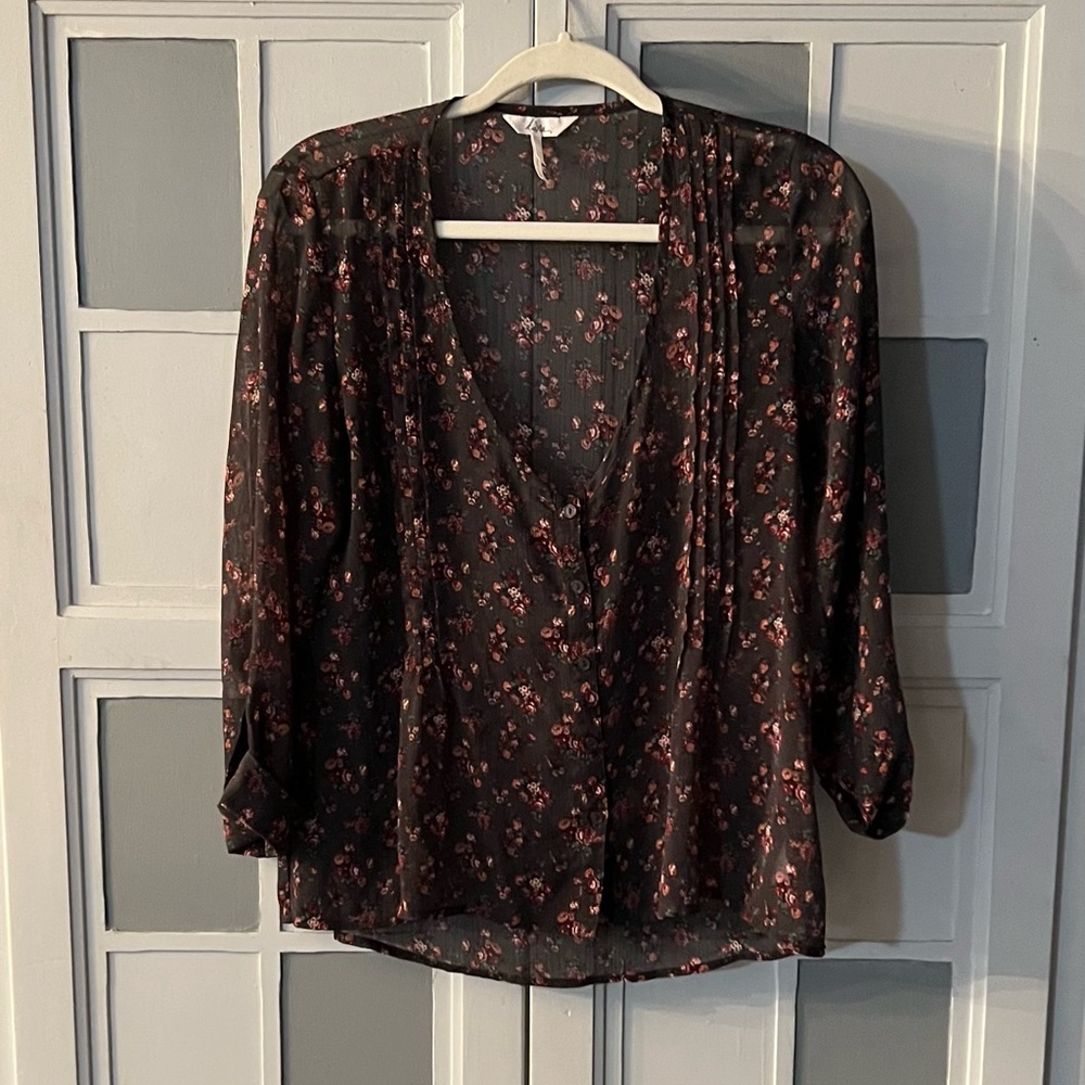 🖤Chic Sheer Floral V-Neck Blouse